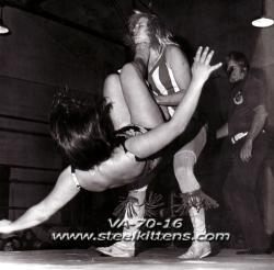 Vintage 70’s, 80’s & 90’s - Women`s Wrestling – Tape # V70-16 - Clip 3